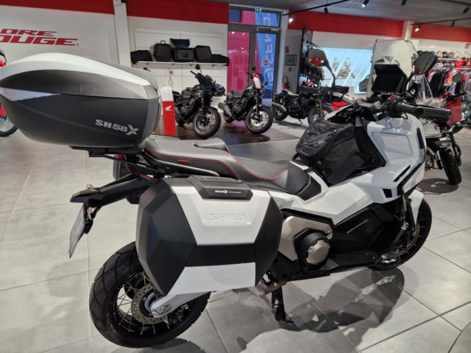 HONDA X-ADV 750 4