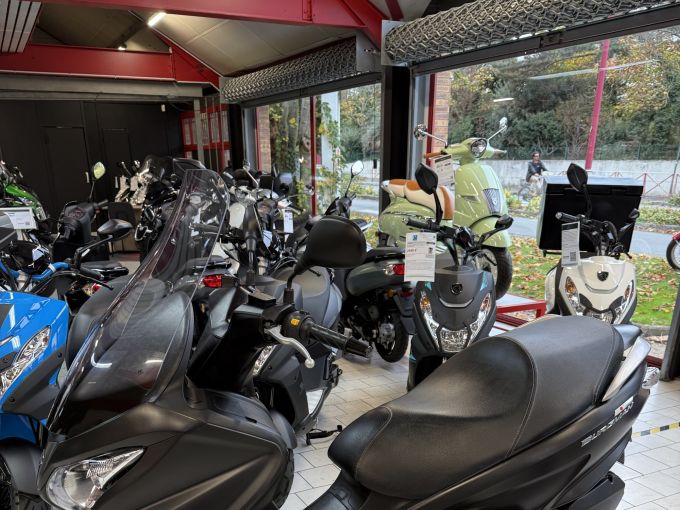 SUZUKI BURGMAN 125 4