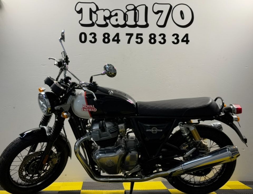 ROYAL ENFIELD INTERCEPTOR 4