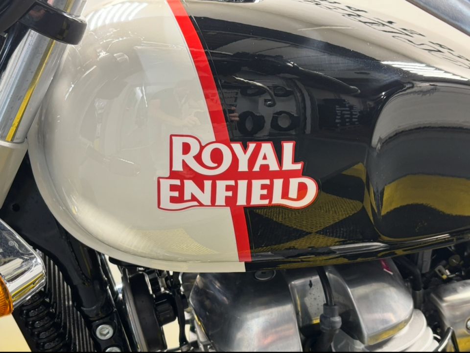 ROYAL ENFIELD INTERCEPTOR 4