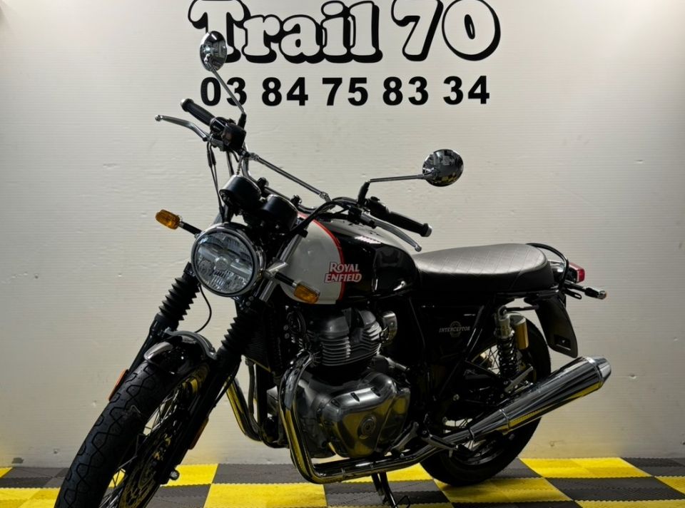 ROYAL ENFIELD INTERCEPTOR 4