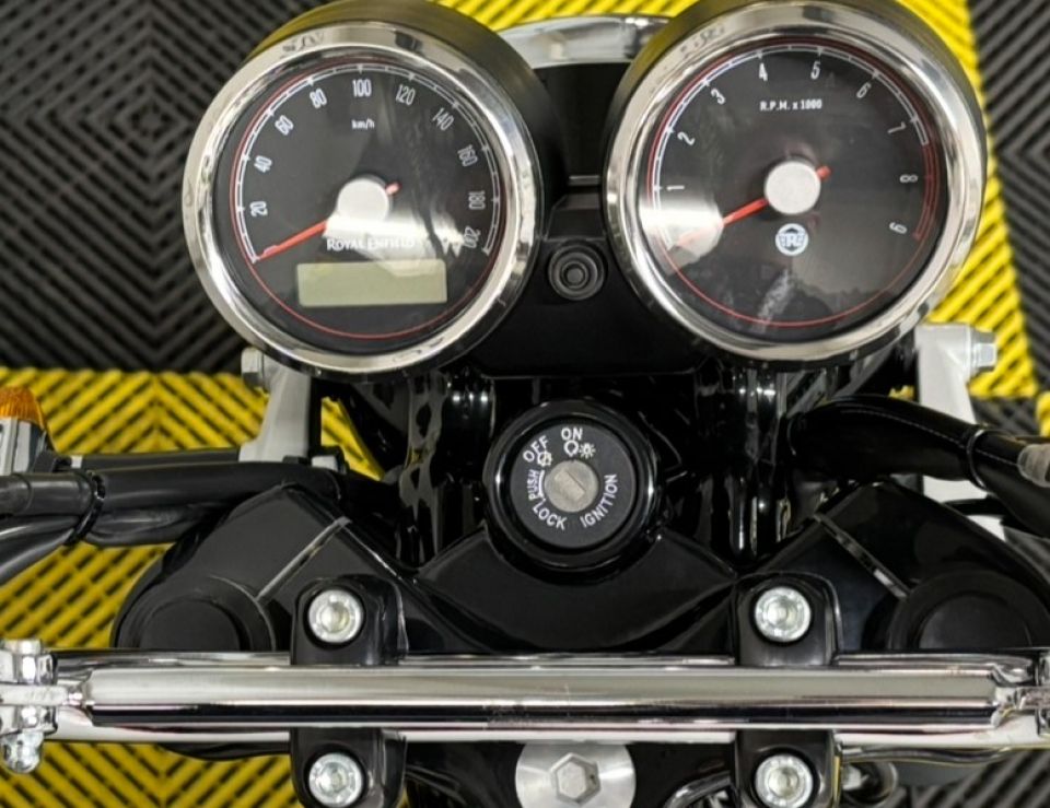 ROYAL ENFIELD INTERCEPTOR 4