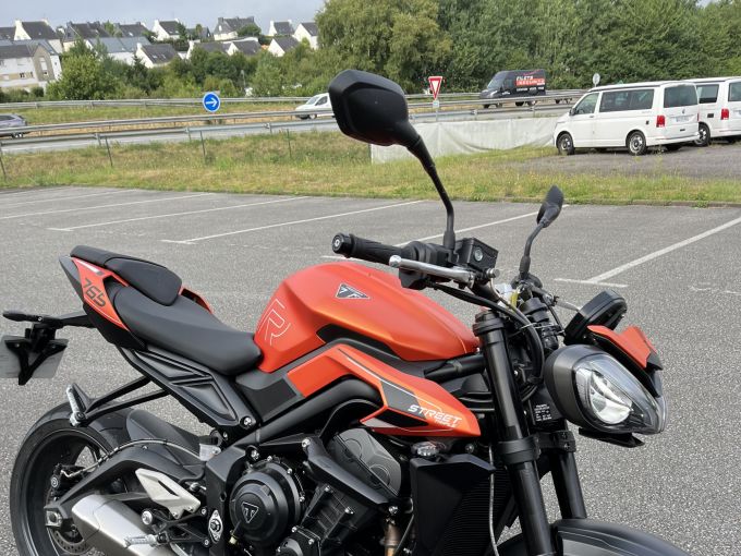 TRIUMPH STREET TRIPLE 765 R 4
