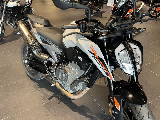 KTM 790 DUKE L 4