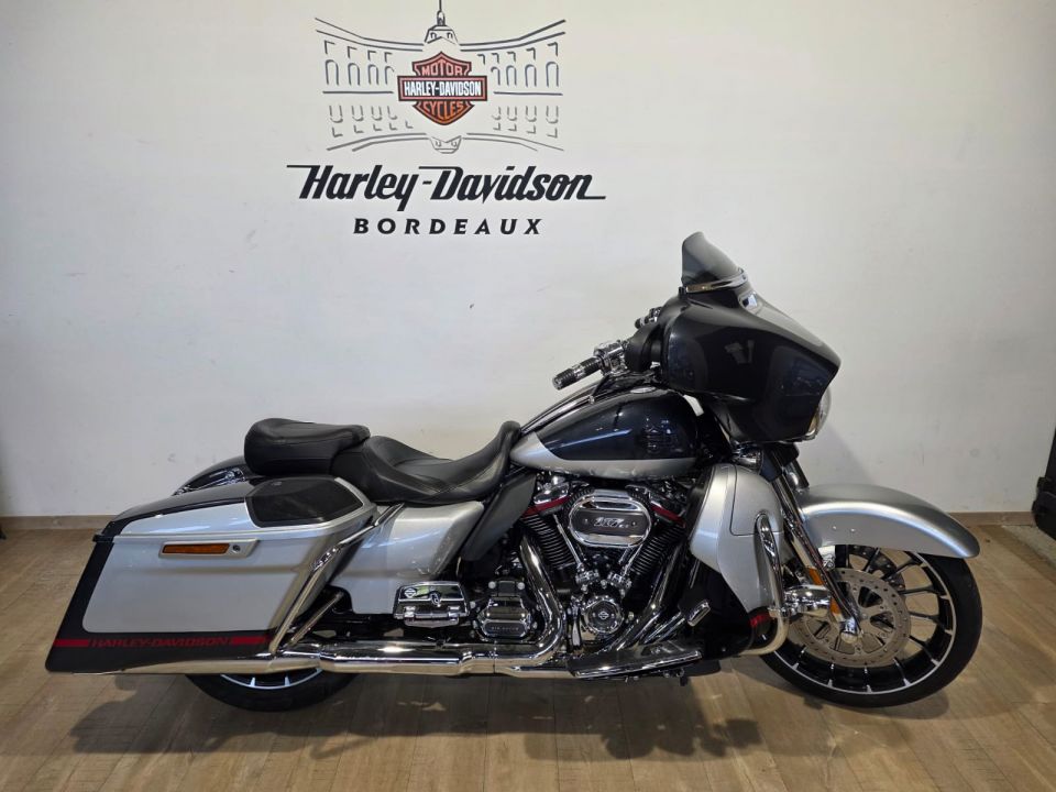 HARLEY-DAVIDSON TOURING STREET GLIDE 1923 CVO  4