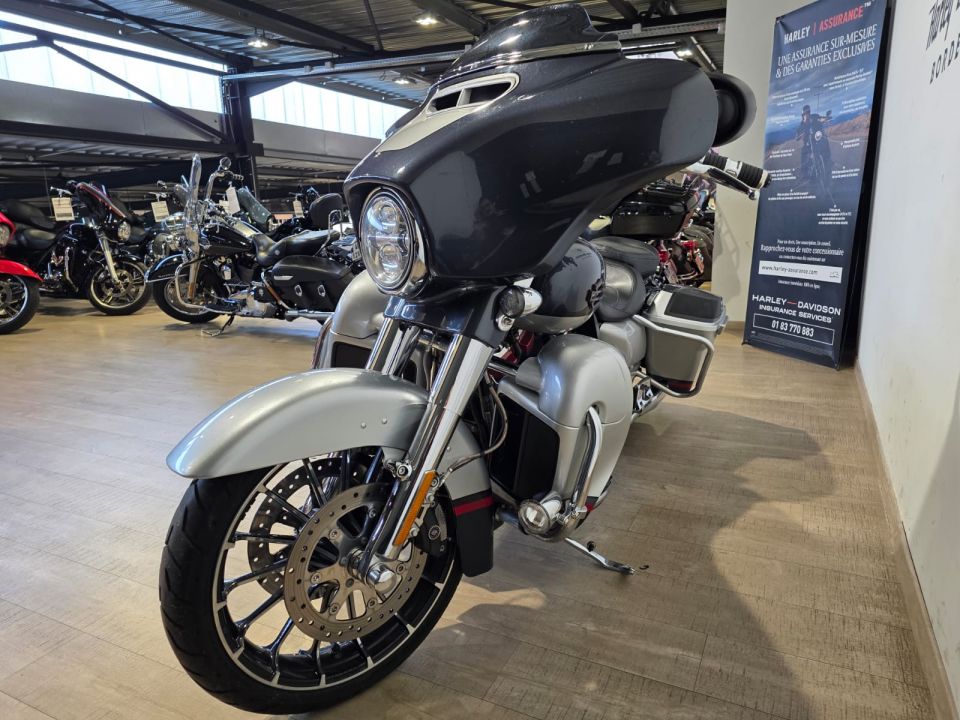 HARLEY-DAVIDSON TOURING STREET GLIDE 1923 CVO  4
