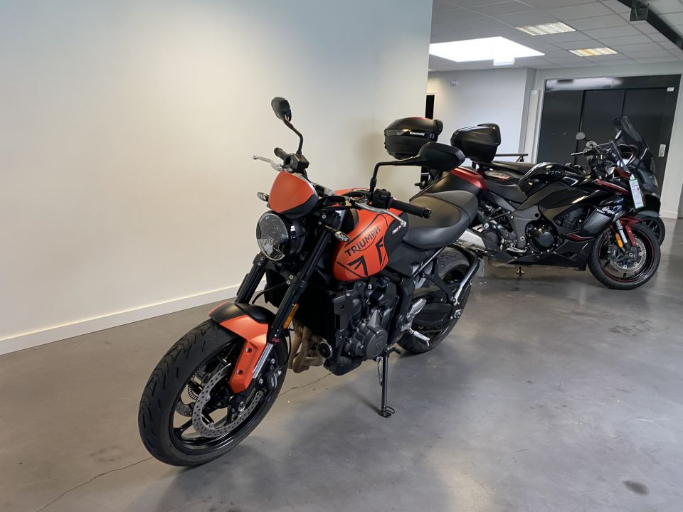 TRIUMPH TRIDENT 660 4