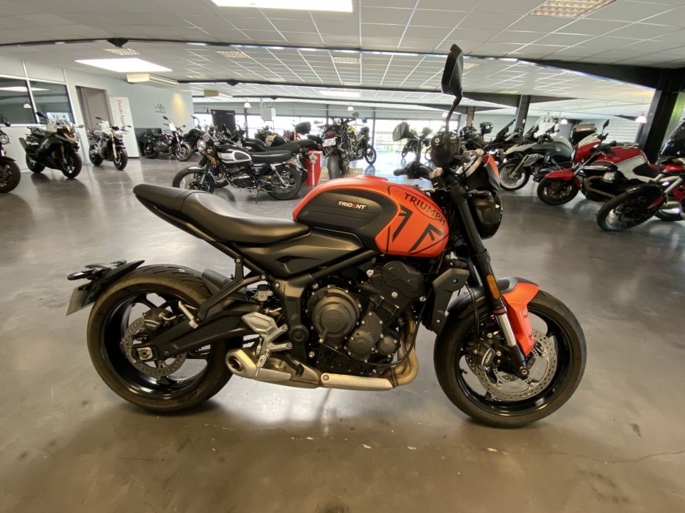 TRIUMPH TRIDENT 660 4
