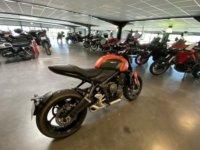 TRIUMPH TRIDENT 660 4