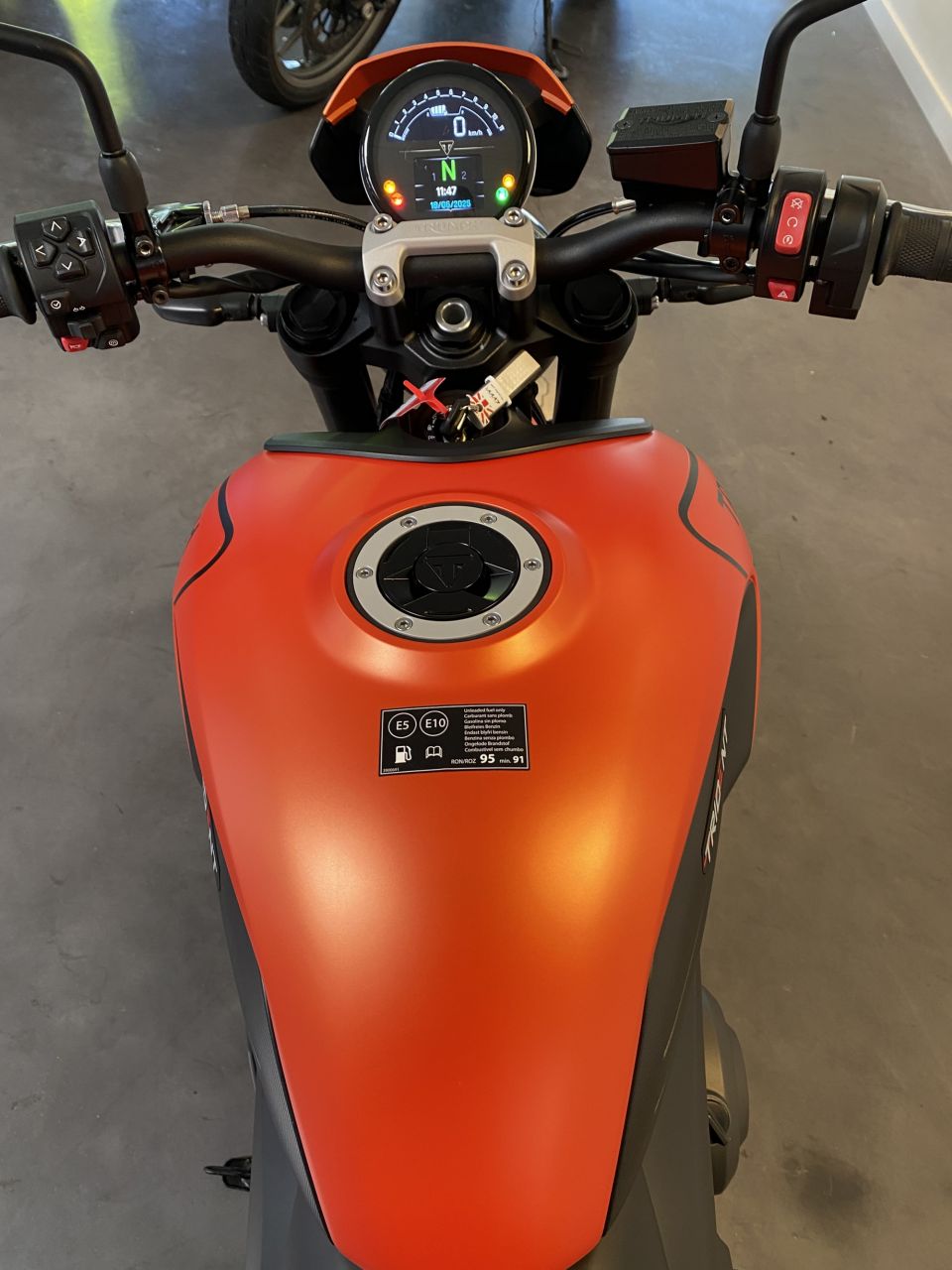 TRIUMPH TRIDENT 660 4