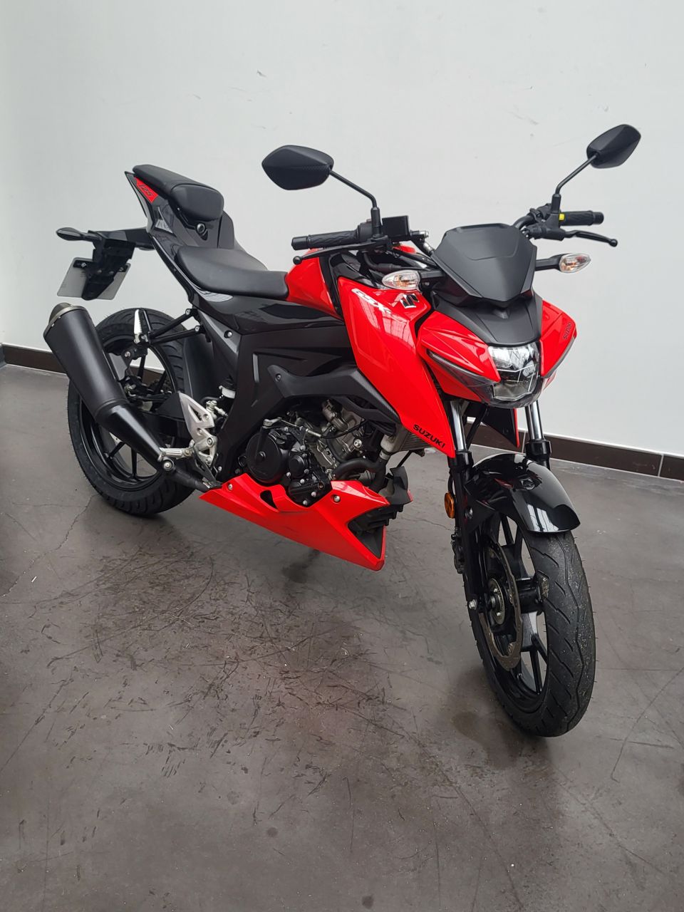 SUZUKI GSX-S 125 ABS 4