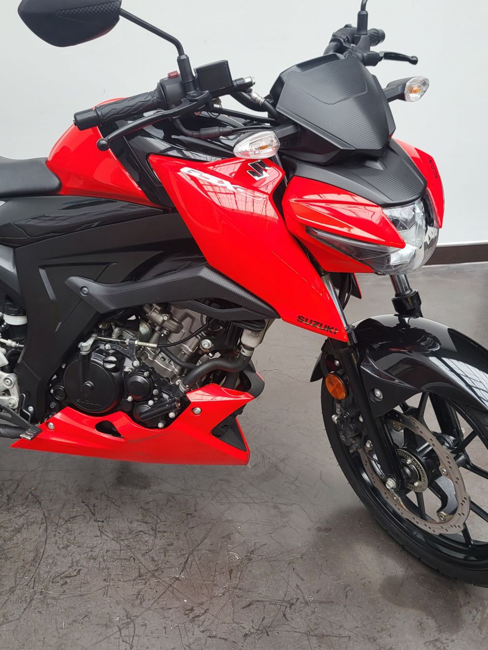 SUZUKI GSX-S 125 ABS 4