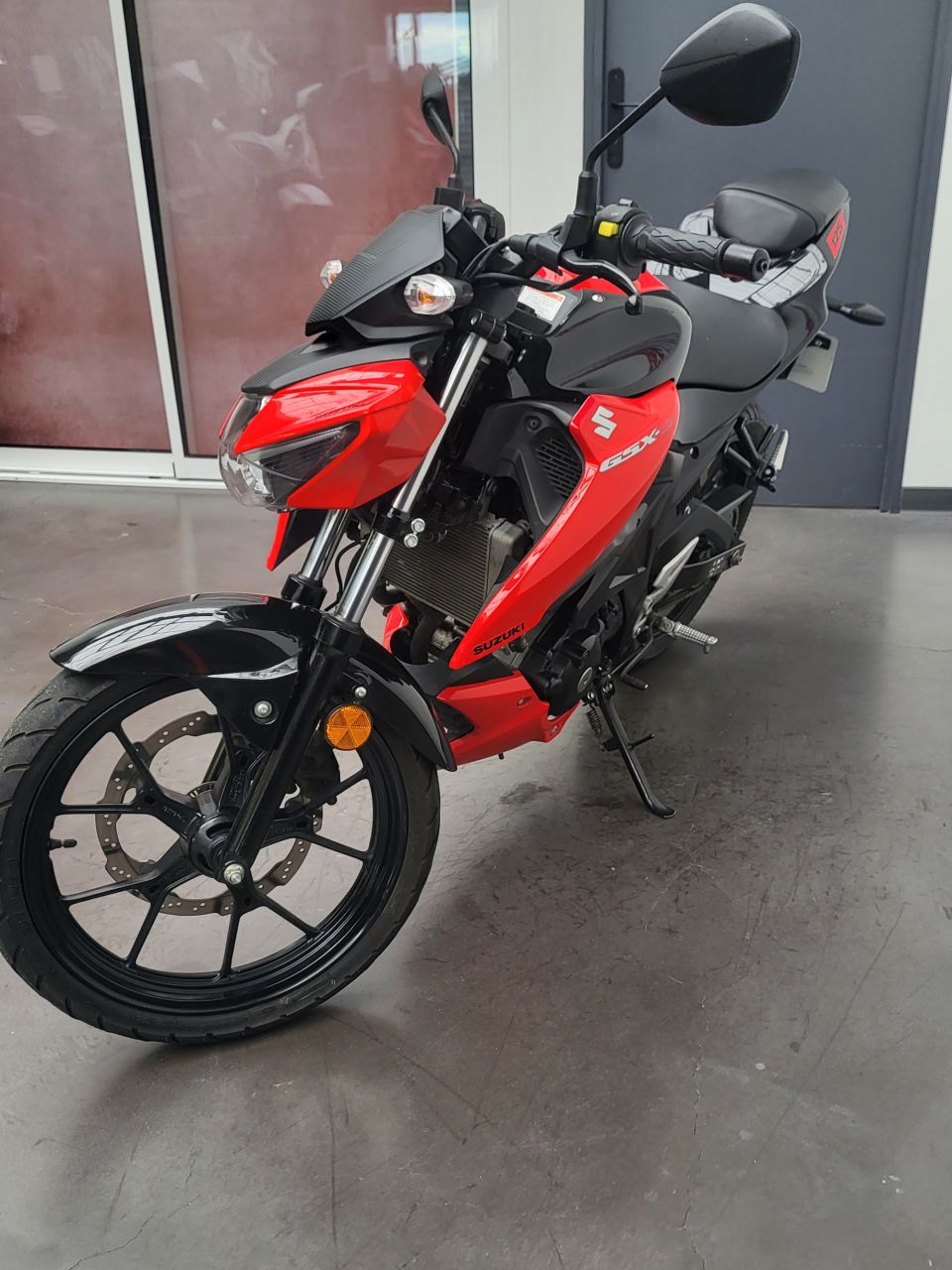 SUZUKI GSX-S 125 ABS 4