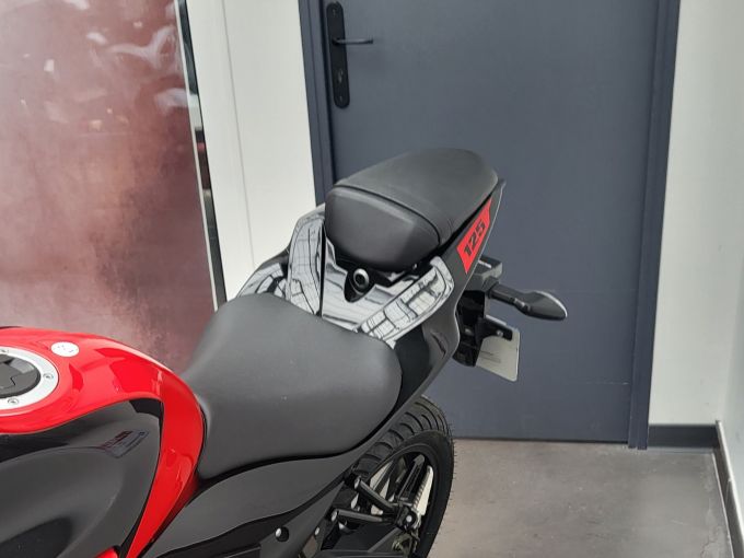 SUZUKI GSX-S 125 ABS 4