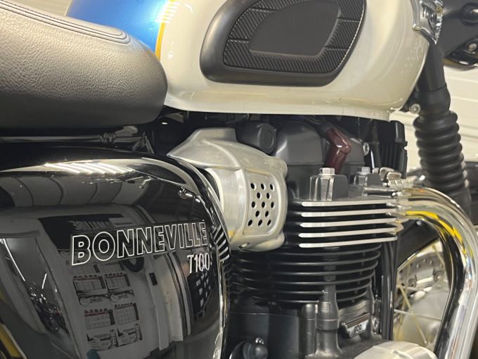 TRIUMPH BONNEVILLE 865 T100 4