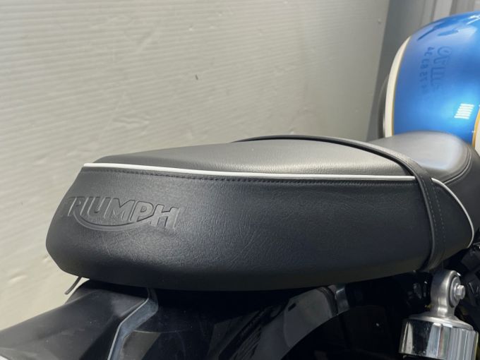 TRIUMPH BONNEVILLE 865 T100 4
