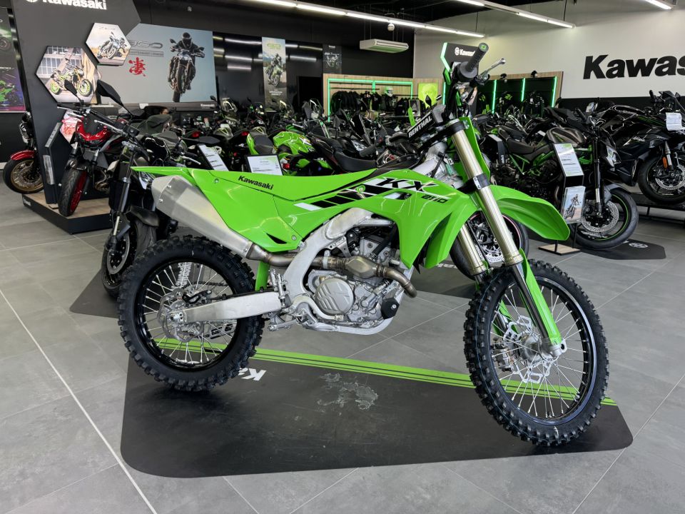 KAWASAKI KX 4