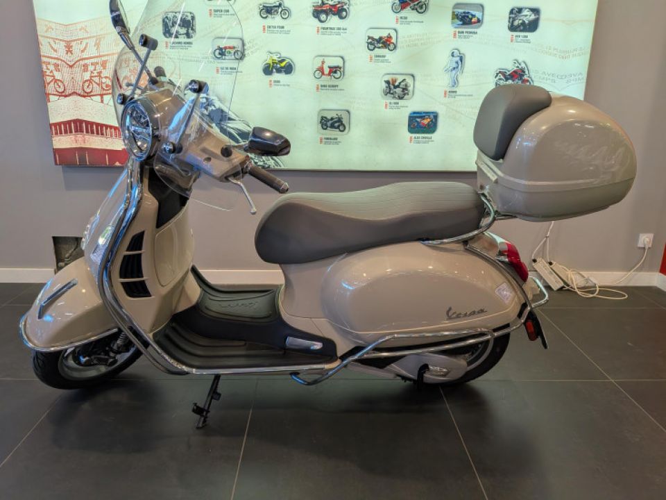 PIAGGIO VESPA GTS 125 4