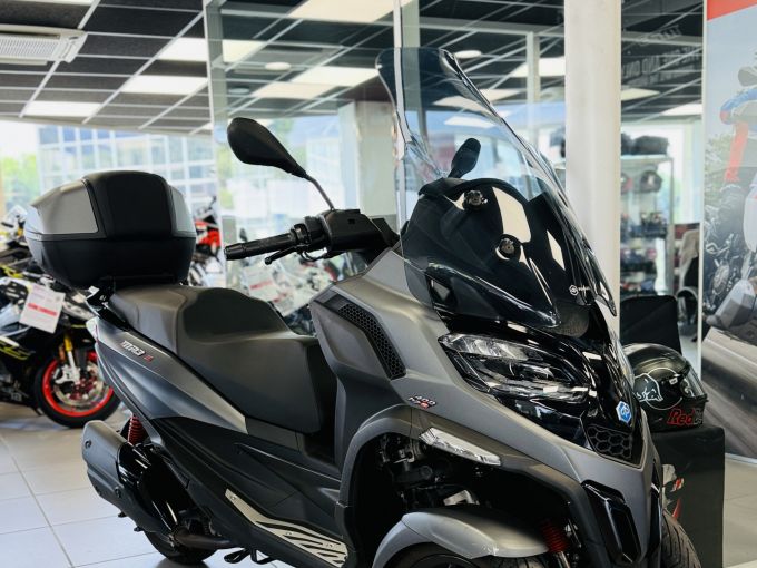 PIAGGIO MP3 400 HPE SPORT ABS ASR 4