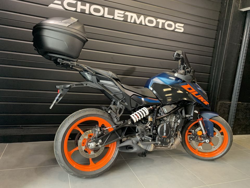 KTM 125 DUKE ABS 4