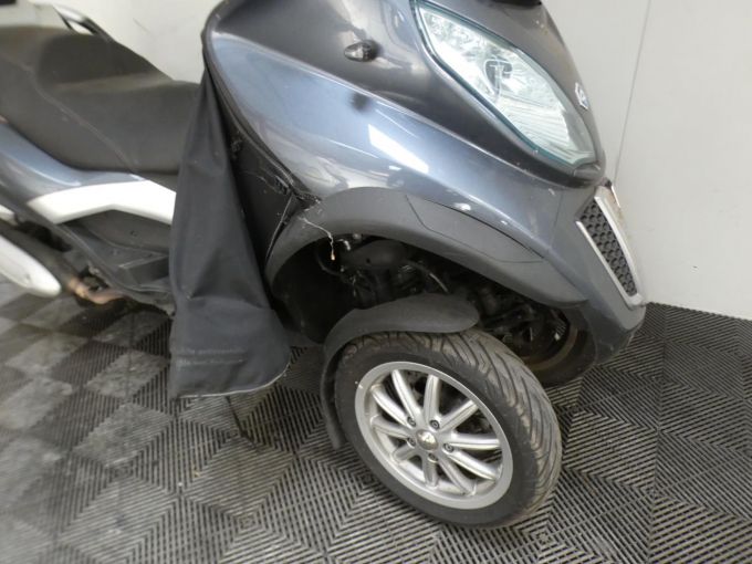 PIAGGIO MP3 300 LT 4