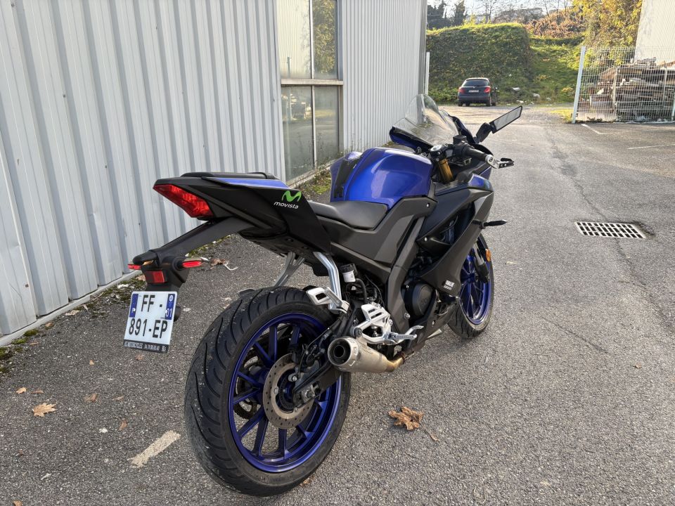 YAMAHA YZF 125 R ABS 4