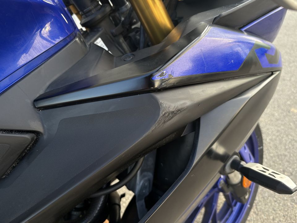 YAMAHA YZF 125 R ABS 4