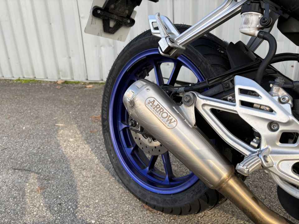 YAMAHA YZF 125 R ABS 4