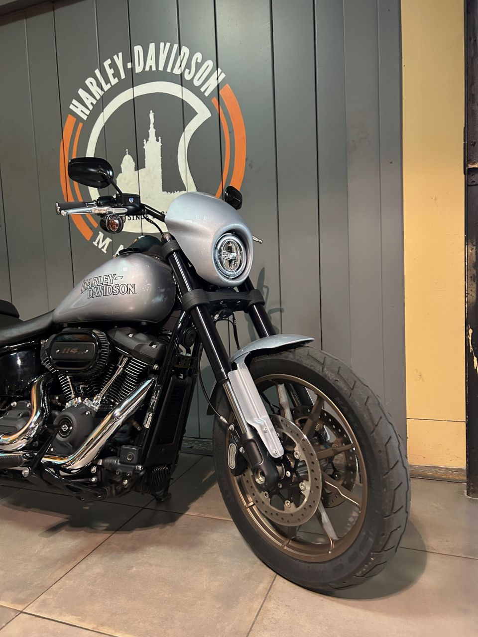 HARLEY-DAVIDSON SOFTAIL LOW RIDER 1868 S 4