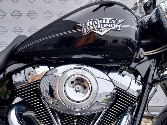 HARLEY-DAVIDSON TOURING ROAD KING 1690 CLASSIC 4