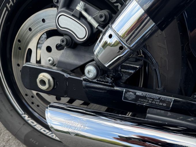 HARLEY-DAVIDSON DYNA FAT BOB 1690 4