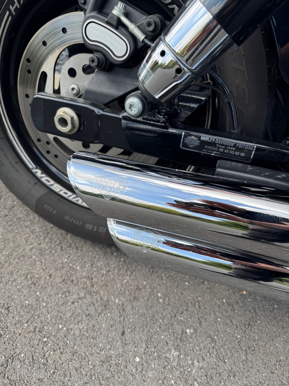 HARLEY-DAVIDSON DYNA FAT BOB 1690 4