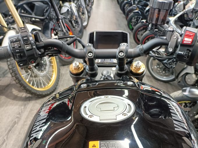 YAMAHA XSR 900 4