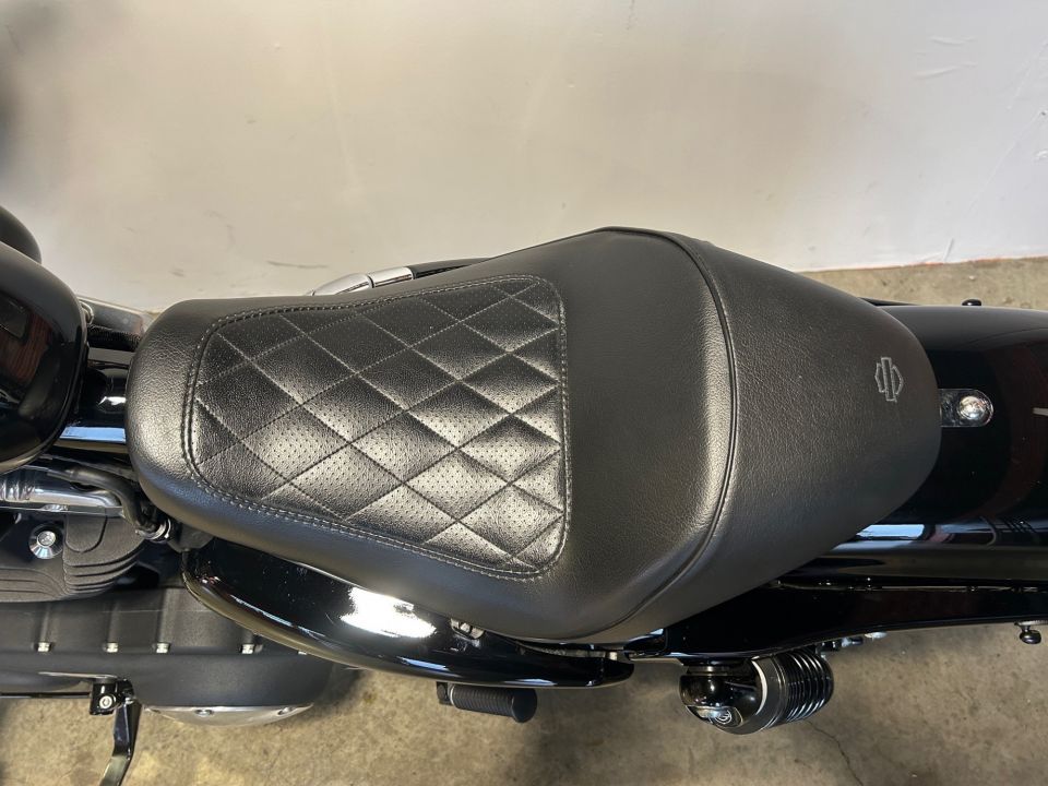 HARLEY-DAVIDSON SPORTSTER FORTY-EIGHT 1200 4