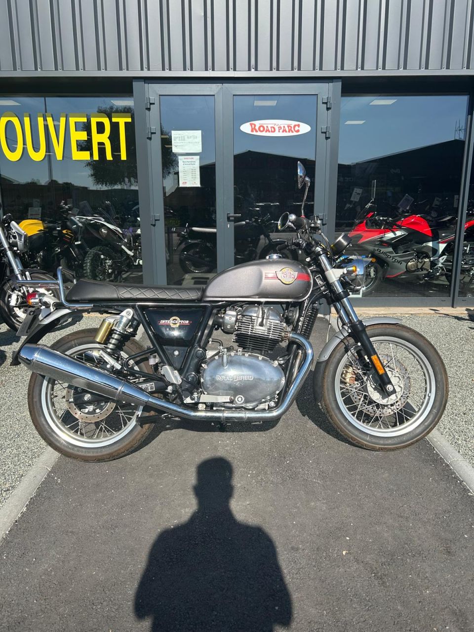 ROYAL ENFIELD INTERCEPTOR 4