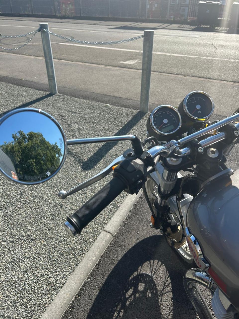 ROYAL ENFIELD INTERCEPTOR 4