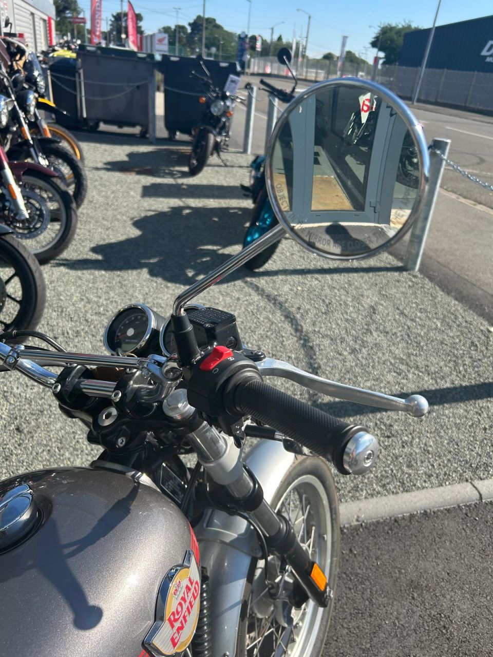 ROYAL ENFIELD INTERCEPTOR 4