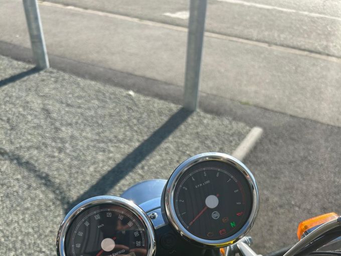 ROYAL ENFIELD INTERCEPTOR 4