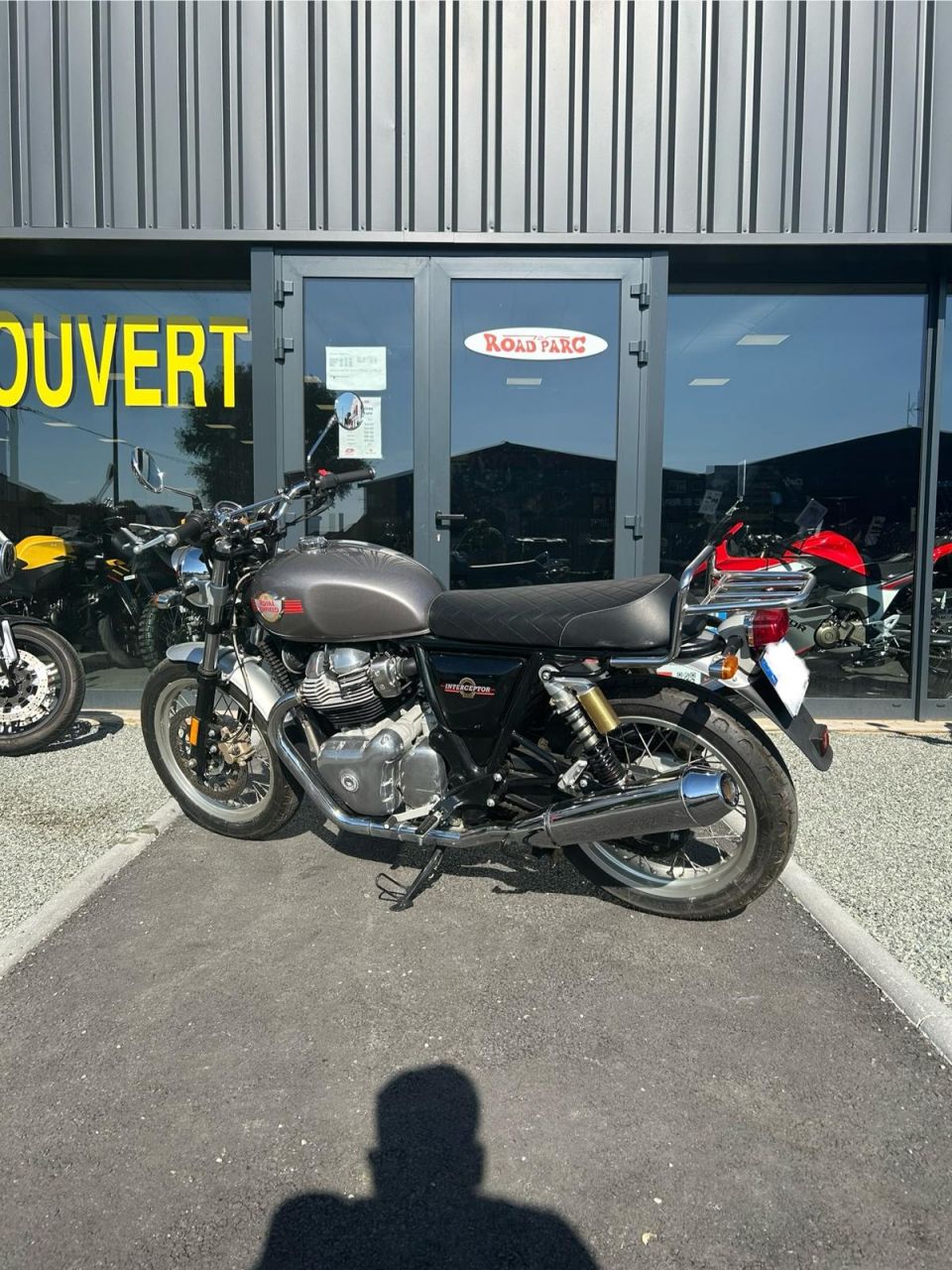 ROYAL ENFIELD INTERCEPTOR 4