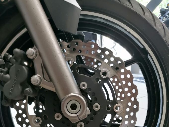 KAWASAKI ER-6 4