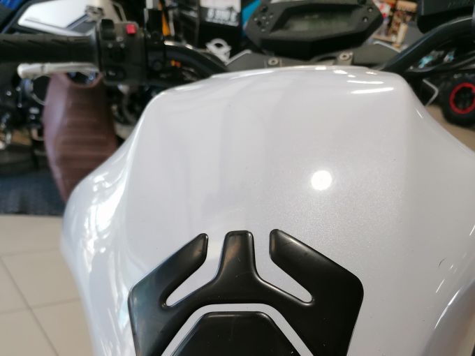 KAWASAKI ER-6 4