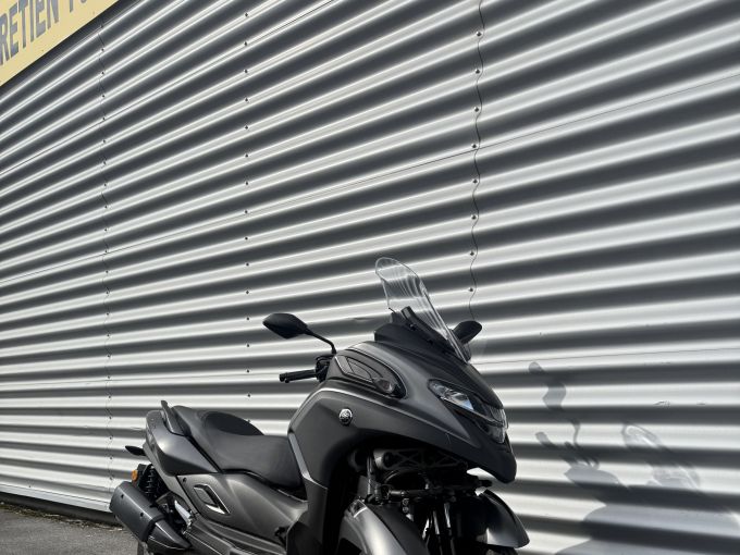 YAMAHA TRICITY 300 4