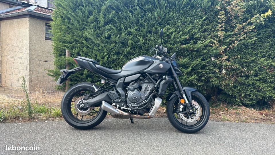 YAMAHA MT-07 Y-AMT 4