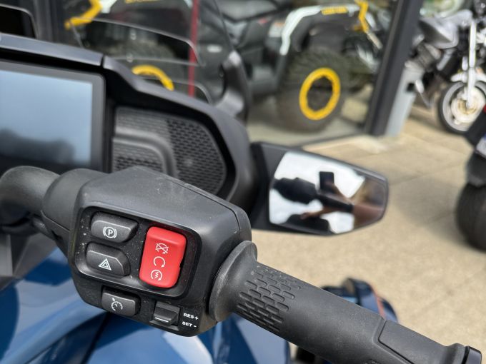 CAN-AM SPYDER F3-T LIM 4