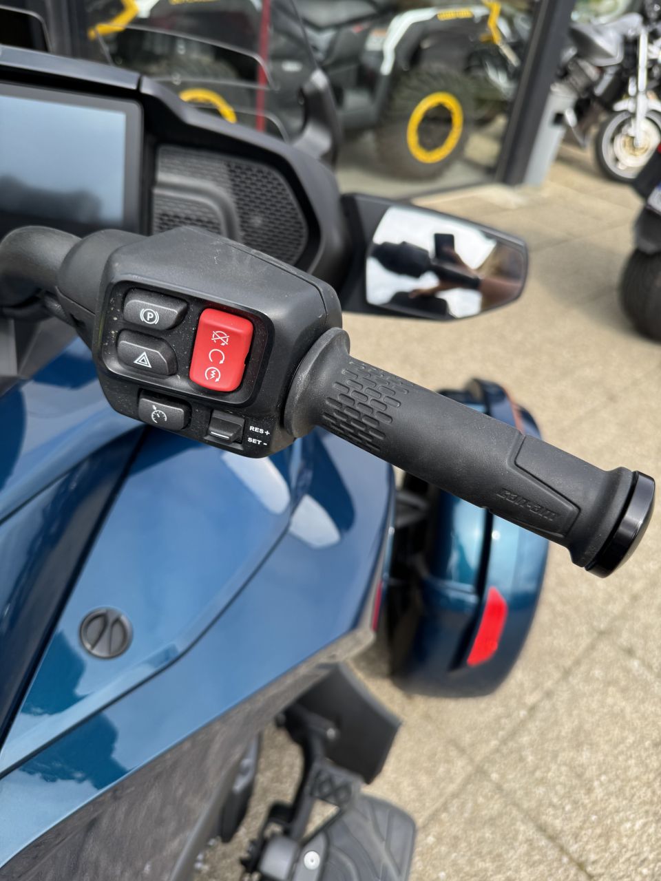 CAN-AM SPYDER F3-T LIM 4