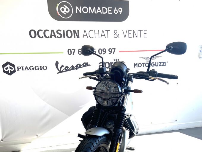 MOTO GUZZI V7 STONE 4