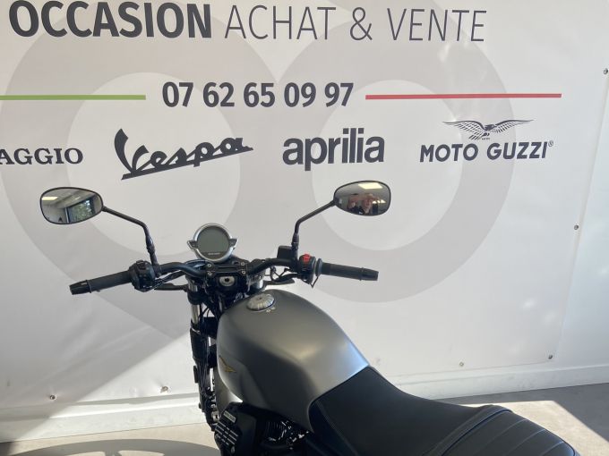 MOTO GUZZI V7 STONE 4