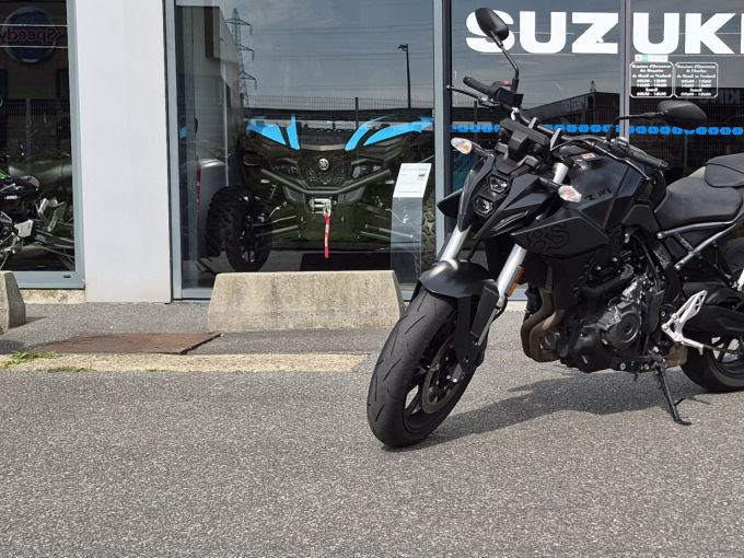 SUZUKI GSX-8S 4