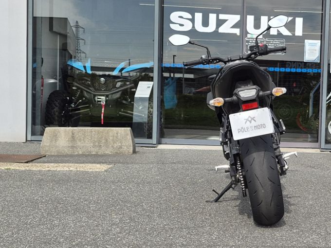 SUZUKI GSX-8S 4