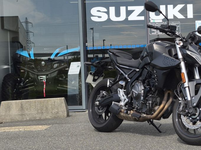 SUZUKI GSX-8S 4